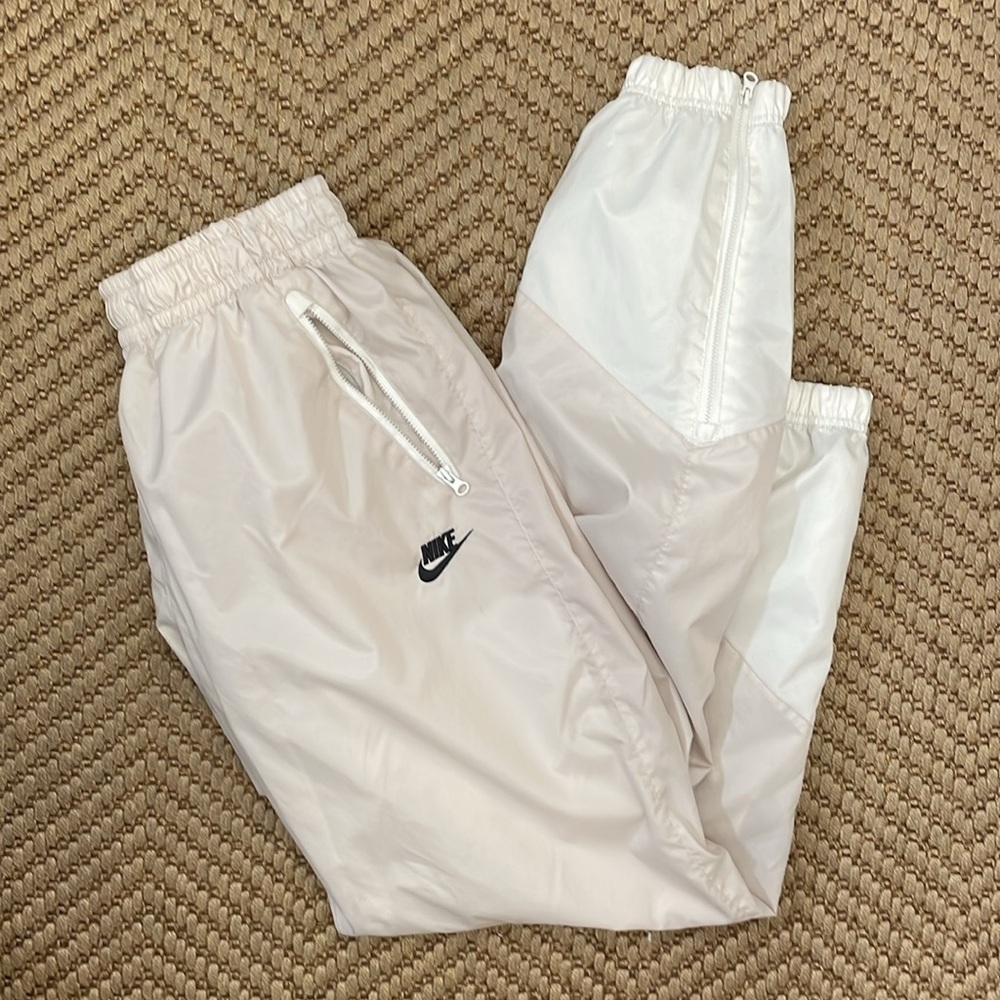 Nike - Classic Slush Parachute Jogger Pants - Cream / White - L